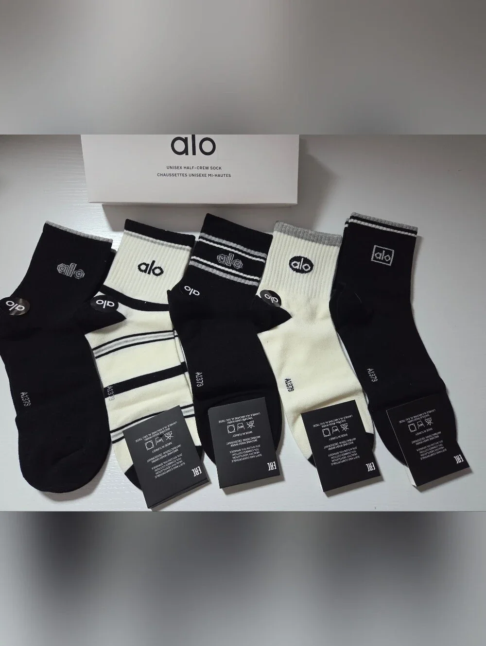ALO Yoga Men’s Crew Socks – Black & White Stripe & Solid 3-Pack